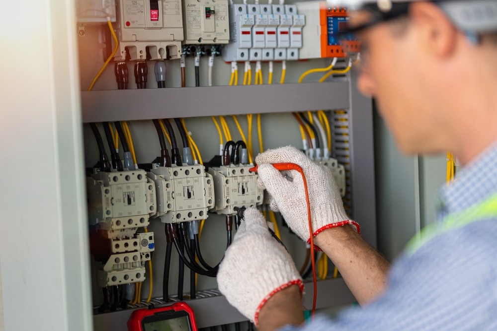 Electrician,Engineer,Work,Tester,Measuring,Voltage,And,Current,Of,Power